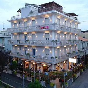Vittoria 3*, Rimini Italia